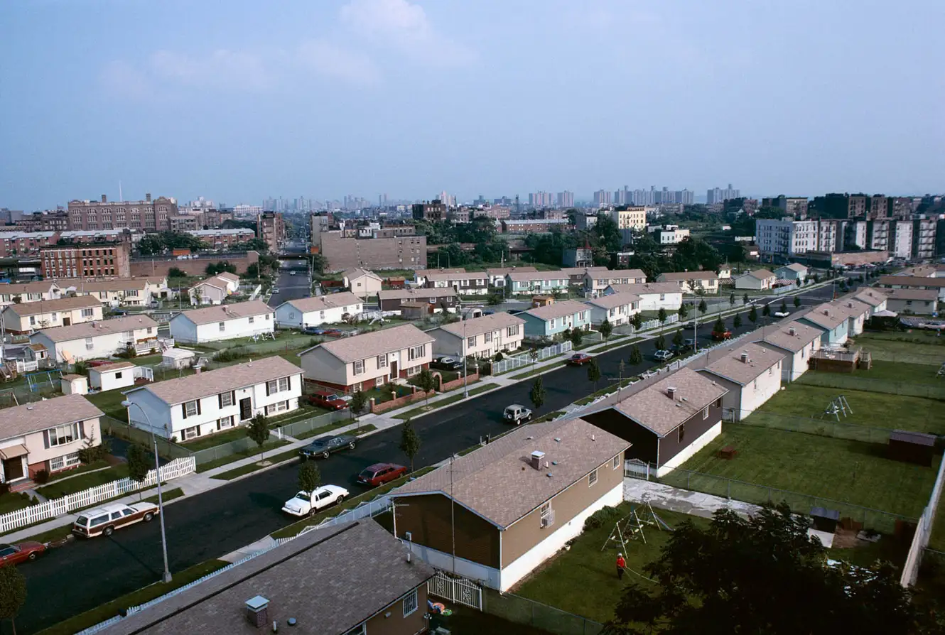 Charlotte Street after Charlotte Gardens was built, 1989